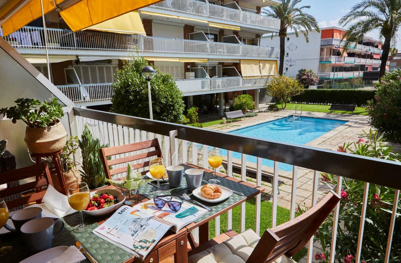 Beachfront Resort Apartment Castelldefels Exterior photo